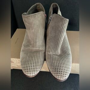 Women’s sz 10 Sam Edelman gray booties
